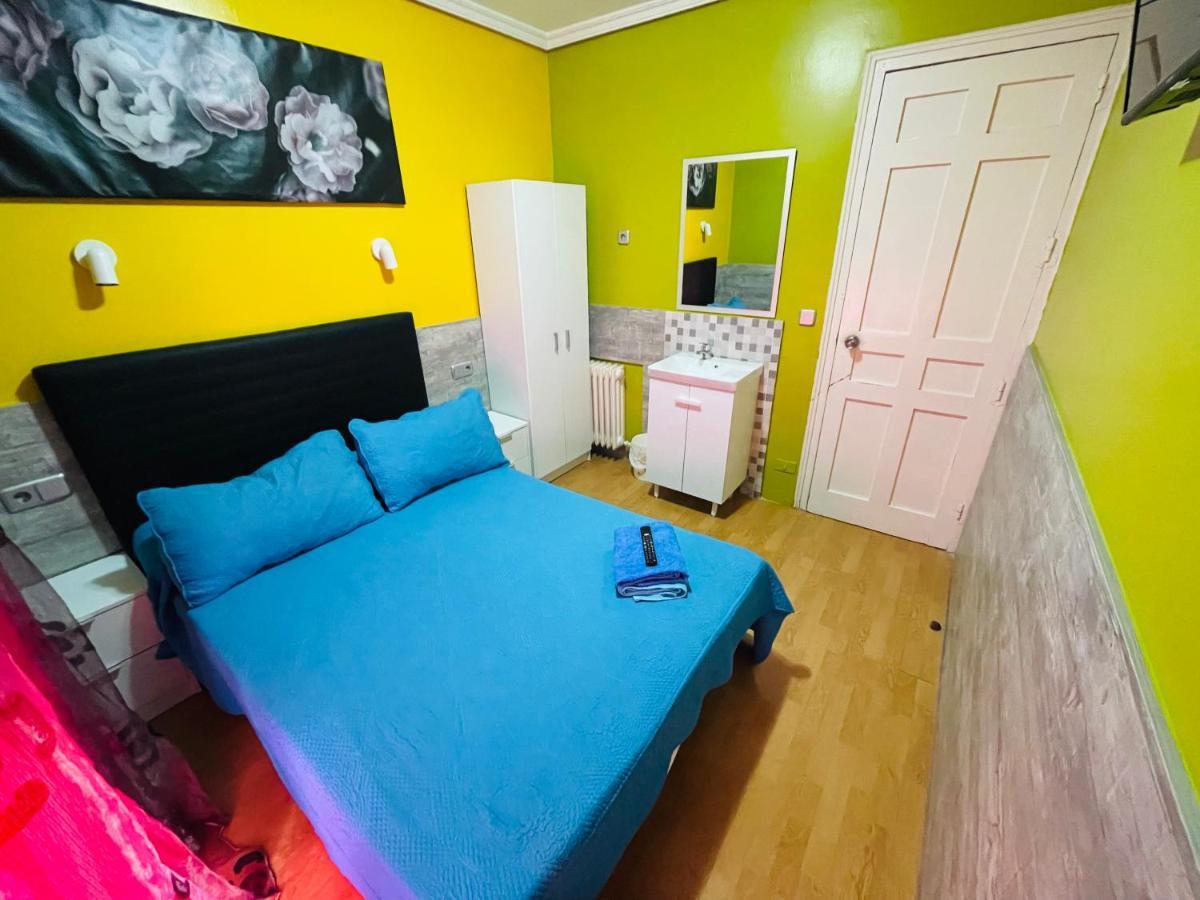 Hostal Numancia Madrid Exteriör bild