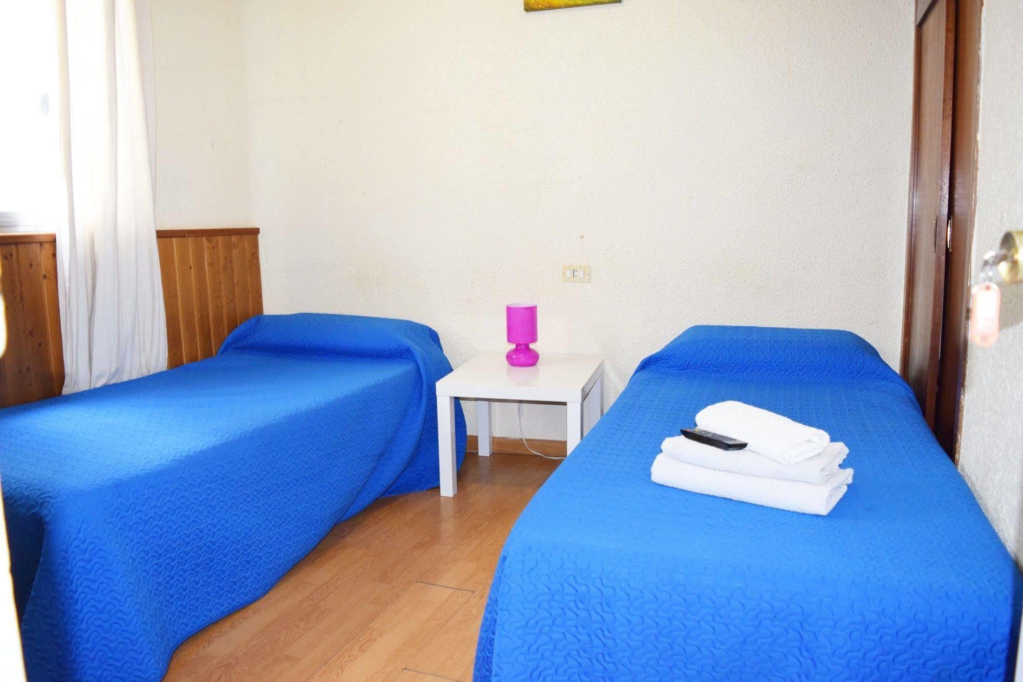 Hostal Numancia Madrid Exteriör bild