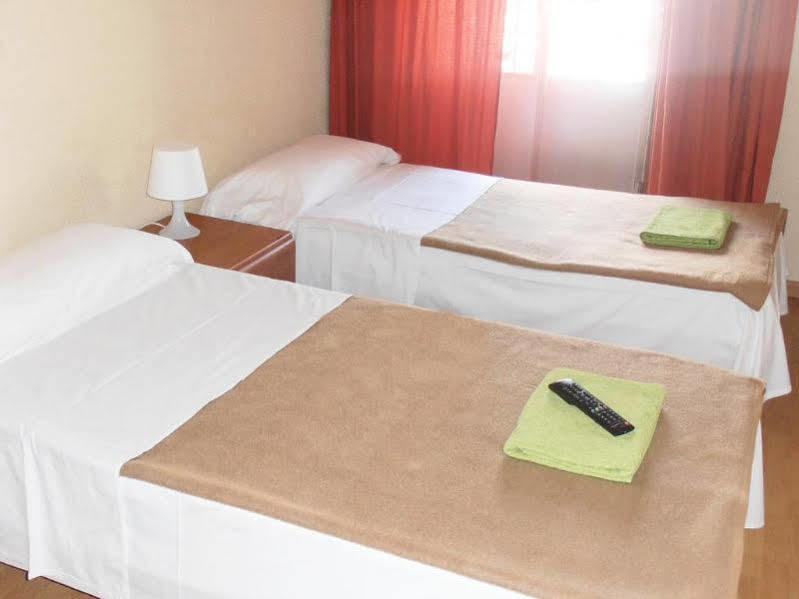 Hostal Numancia Madrid Exteriör bild